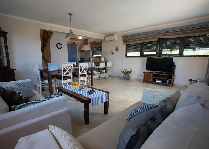 Villa Oaza